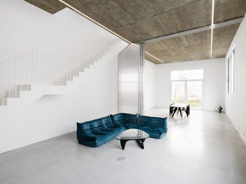 interior at bam office by gonzalez haase